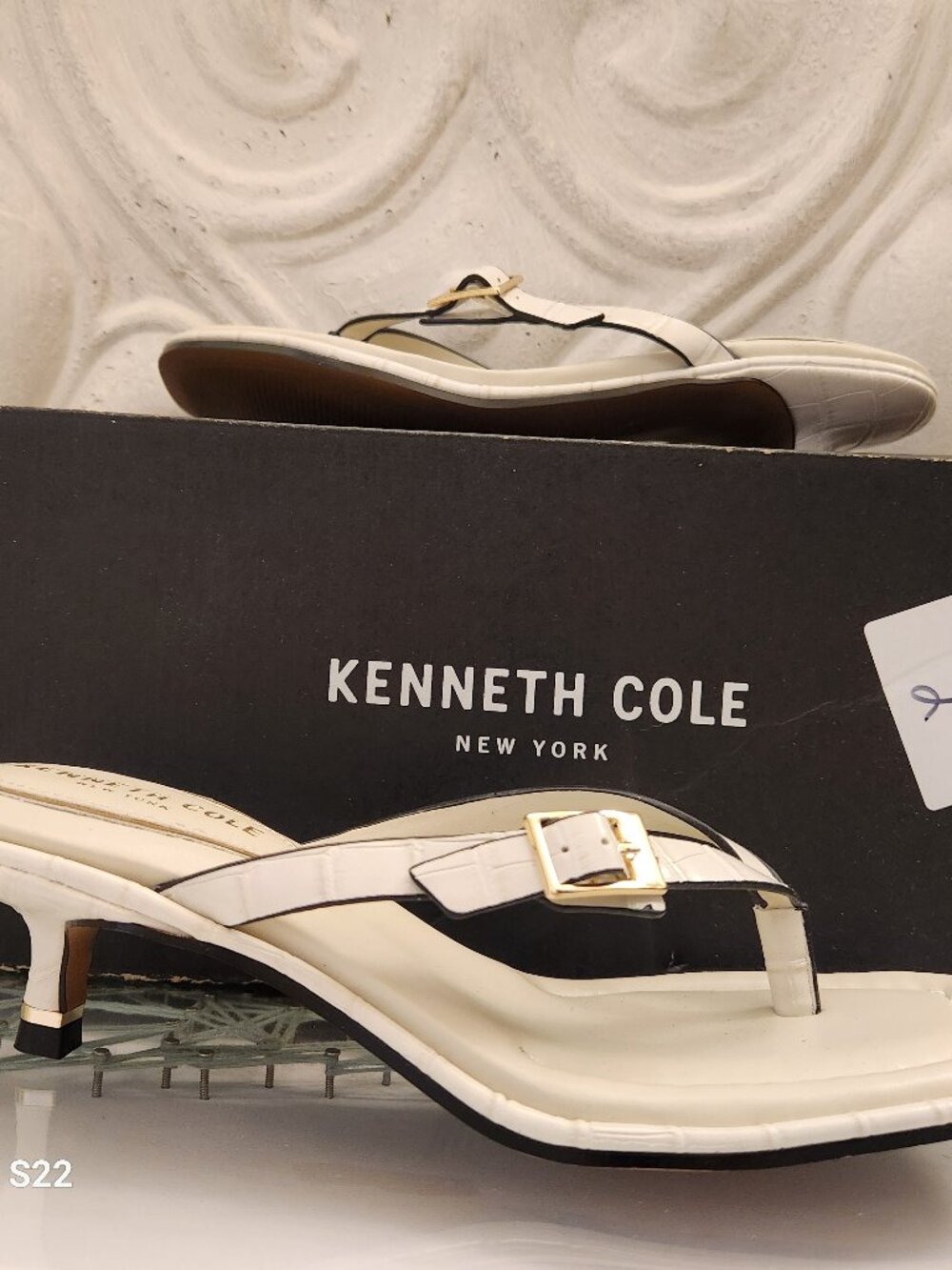 Kenneth Cole NY "Gillie" Kitten Heeled Sandals. NIB. Size 6.5